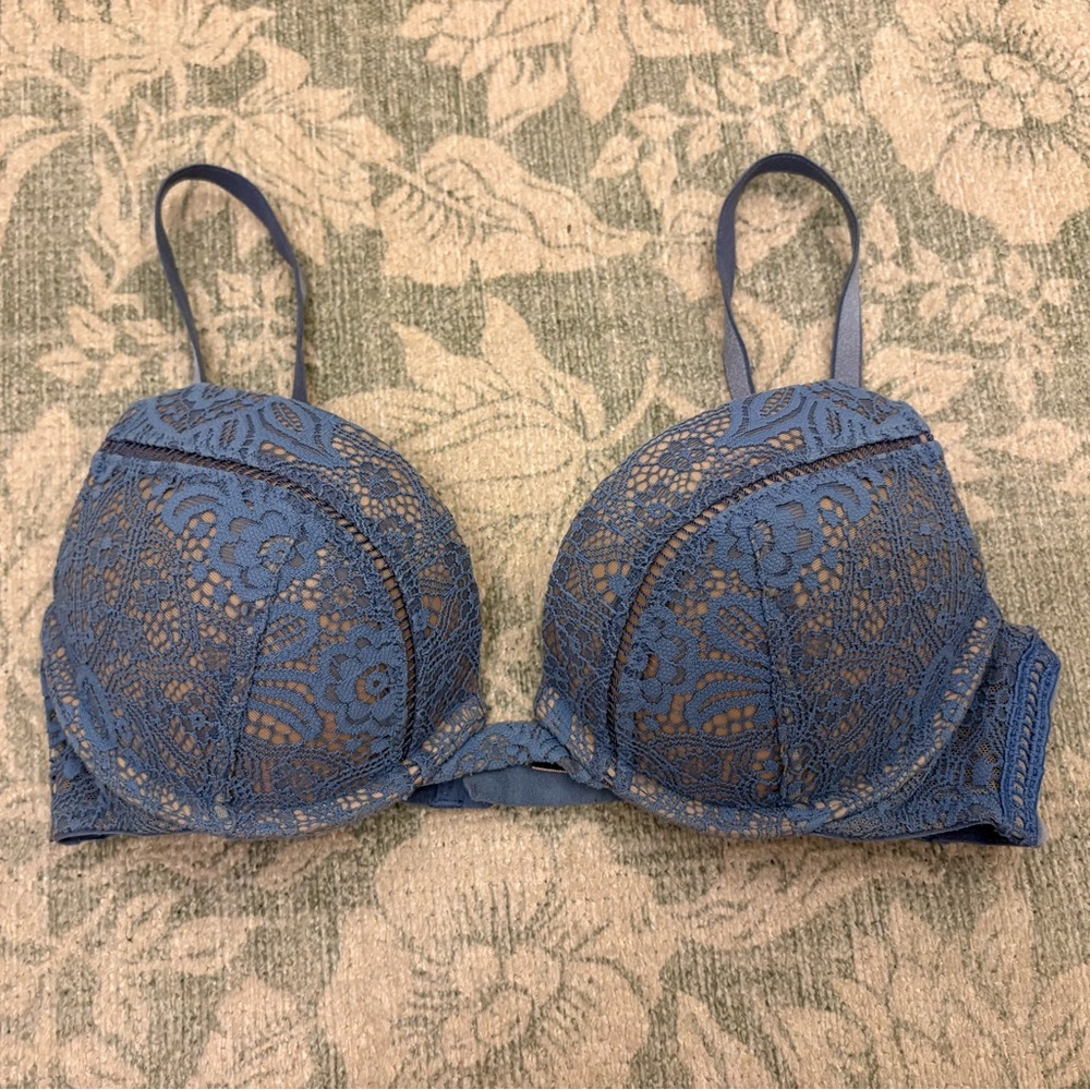 Victoria’s Secret Blue Lace Bombshell Bra in 32A